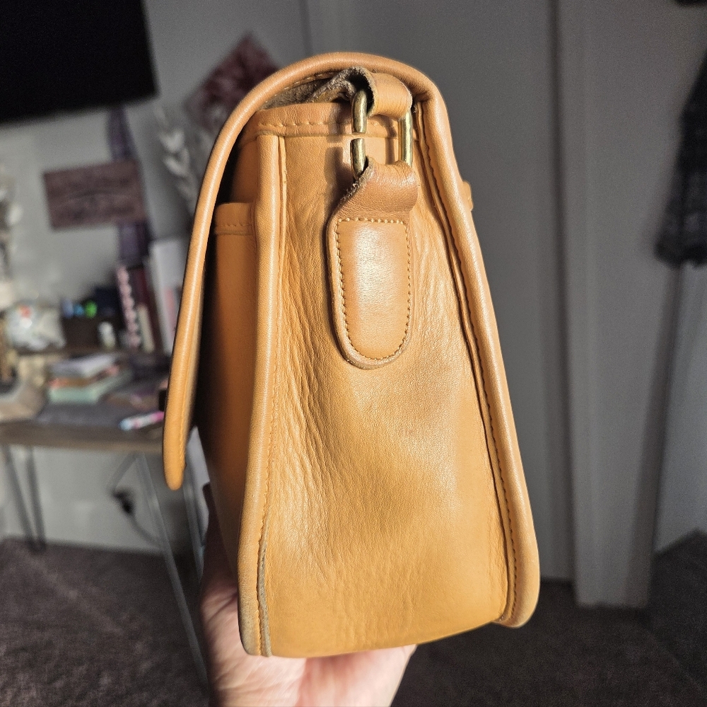 Vintage Coach Yellow City Bag ๐๐๐ป 9790 *PROJECT* - Picture 13 of 14